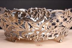 Dutch bread basket