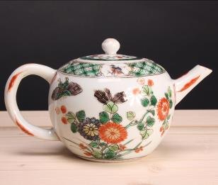 Chinese famille verte teapot, Kangxi